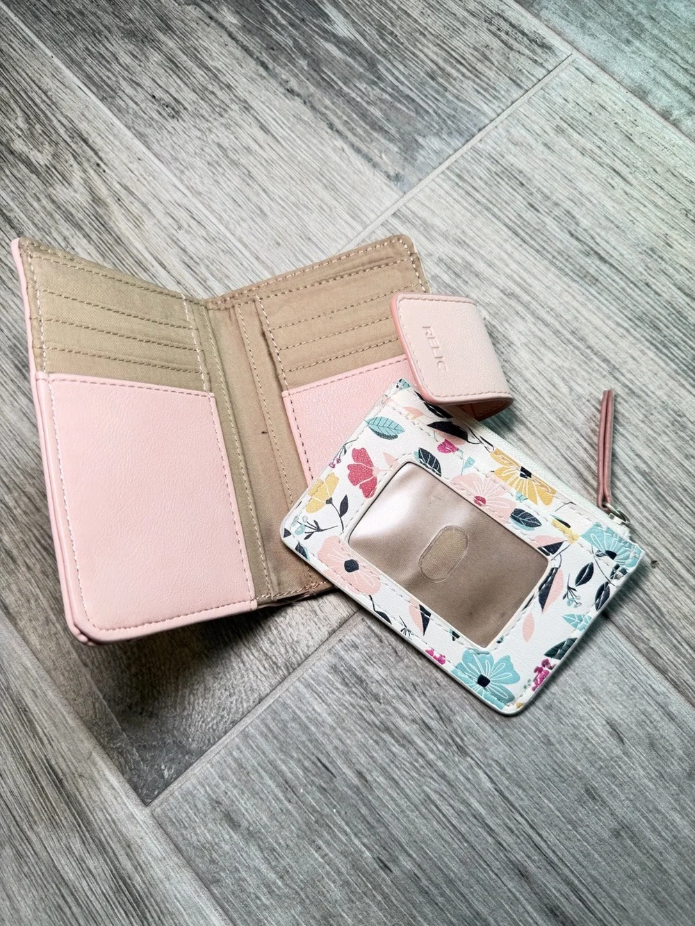 Relic by Fossil Molly Multifunction Wallet Blush Detachable Floral Card Holder